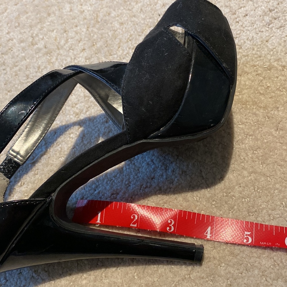 Guess Platform Heel - Picture 11 of 12